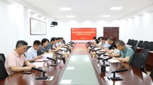 学校党委召开树立和践行正确政绩观学习教育案例剖析思想交流会暨理论学习中心组学习会议