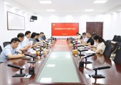 学校党委理论学习中心组专题学习研讨习近平党建思想